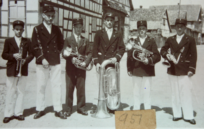 Groupe chargé de la musique du bal